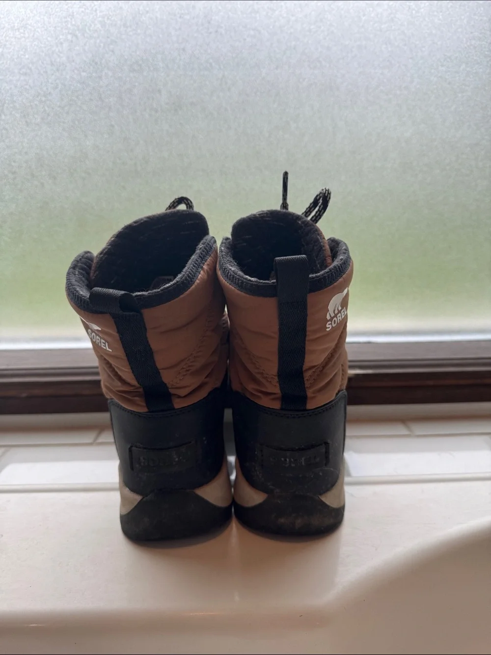 Sorel Women's Tan and Black Lace-Up Winter Boots